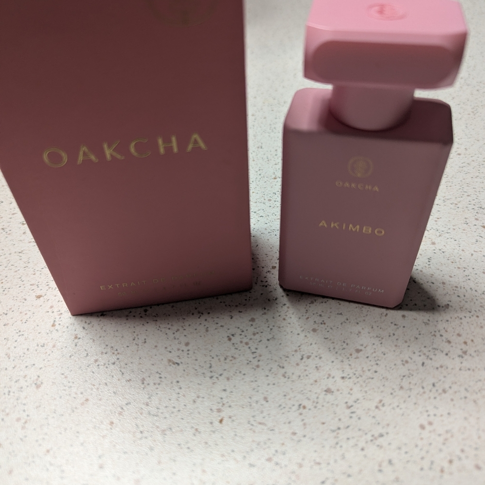 Oakcha Akimbo Pink Perfume Bottle